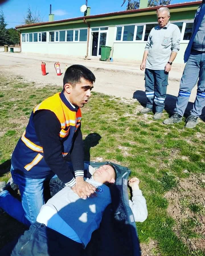 Açık alanda uygulamalı ilk yardım müdahale eğitimi